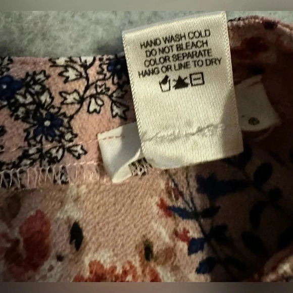 Urban Romantics pink floral flutter sleeve top size M - Picture 6 of 6